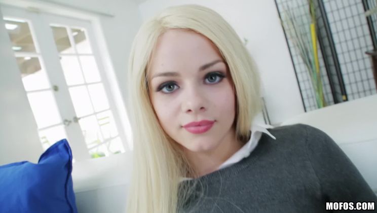 Elsa Jean Knows How to Fuck