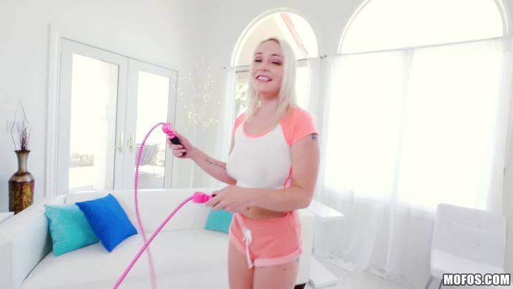 Bubbly Blonde's Bouncing Boobs