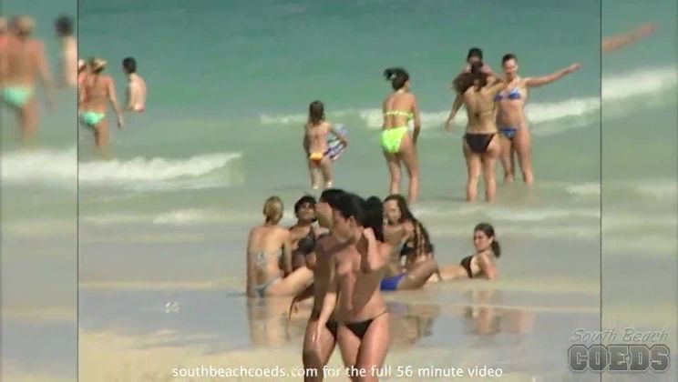 beautiful hot chicks showing skin on teh beach