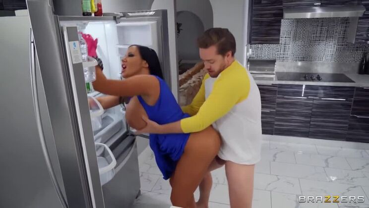 Kyle Mason and Sybil Stallone: Playtime during Kitchen Tasks with Big Tits & Big Ass MILF