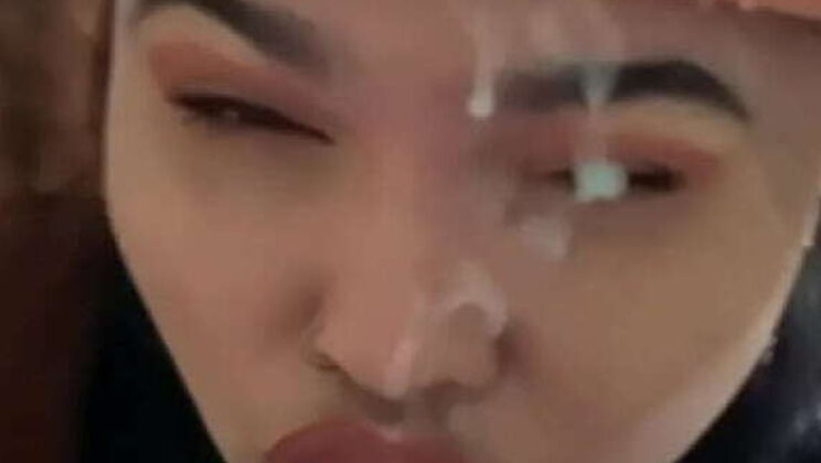 My boyfriend's dick isn't massive, but his money shots are impressively big