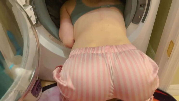Step-SISTER Stuck in WASHER! Full Video - Gushing Cream & Bloopers! With SmartyKat314 and Lofi Dreamz
