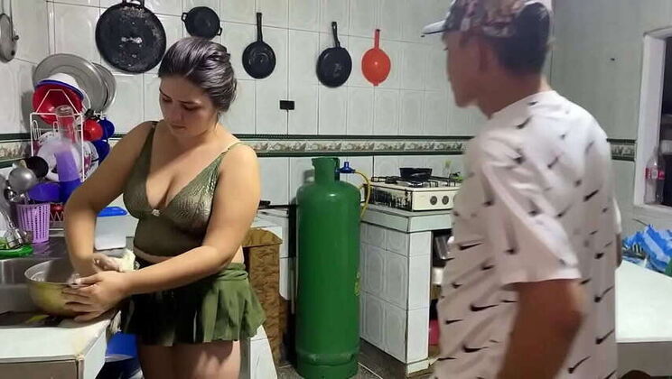 I bang my maid, making her squirt in this amateur, interracial encounter.