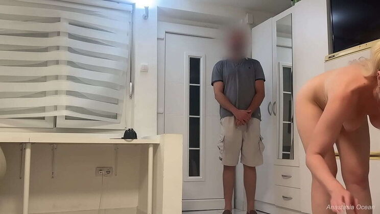 Naked Delivery Guy Meets Hot Blonde Wife