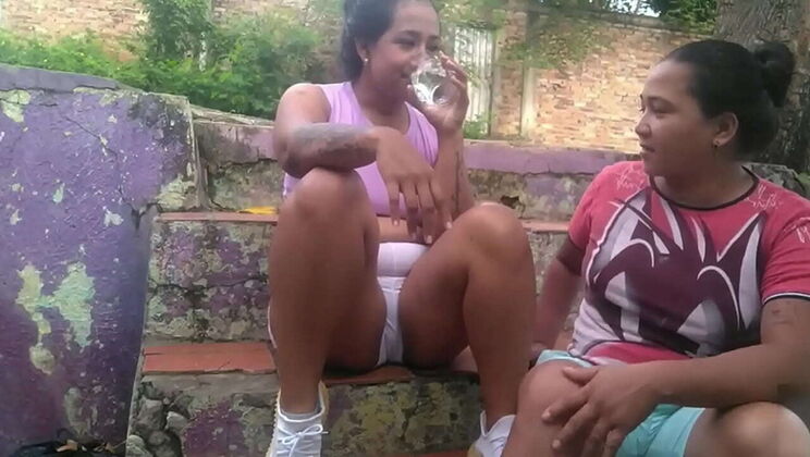 Neighborhood Wife Asks for Water and Gets Pussy Licked