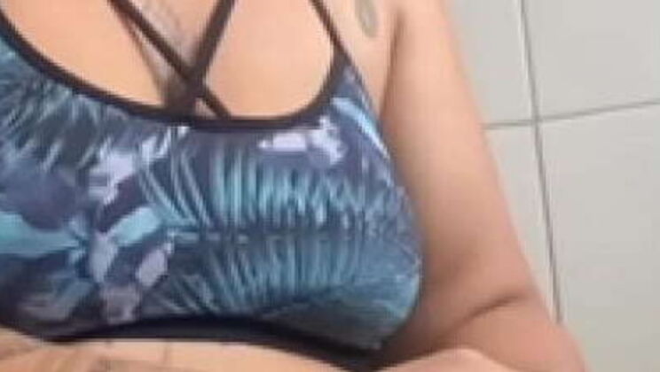 Married Babe Exposes Swollen Pussy in Cooking Videos