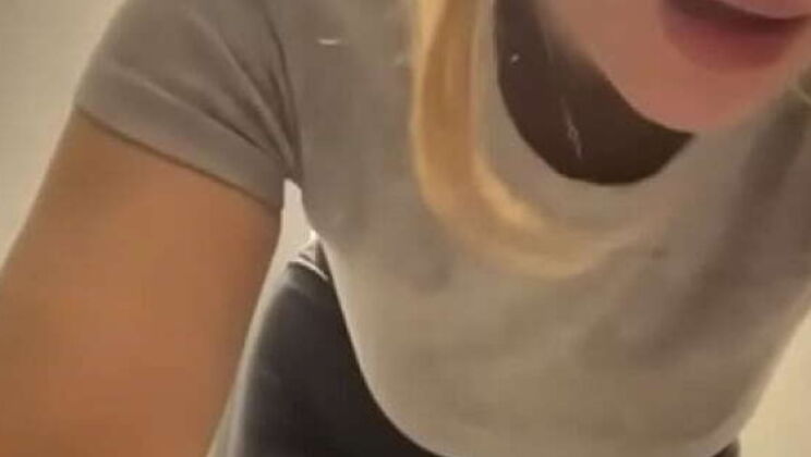 Juicy Teen Masturbates Hard in Gym with Big Booty and Natural Tits