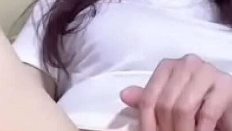 Amateur Girl Skyunited1 Masturbates and Squirts - Behind the Scenes 2025