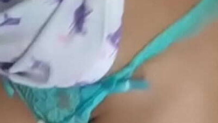 Hot Asian Wife Sweeping Turns Into Hardcore Fuck - Sexymami46 Gives Alberto Gonzalez a Wild Blowjob