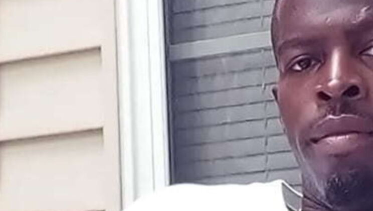 Dboan30 Flashes Huge BBC on Porch - Public Masturbation & Cum