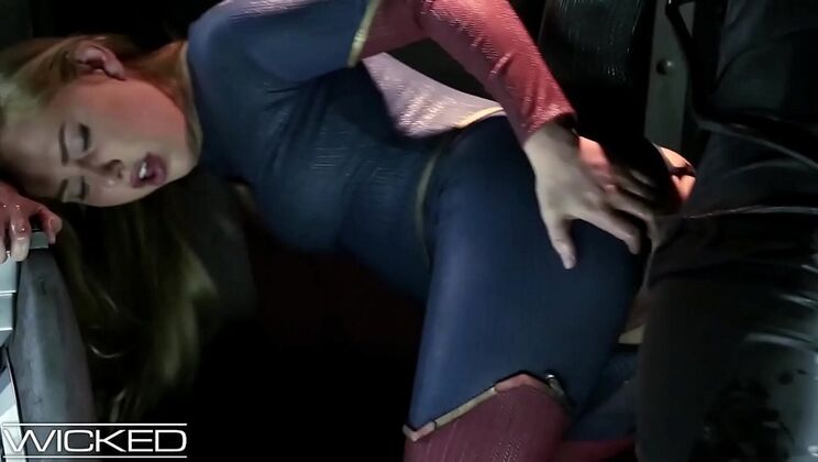 Supergirl Cosplay Seduces Braniac for Hardcore Anal Fuck