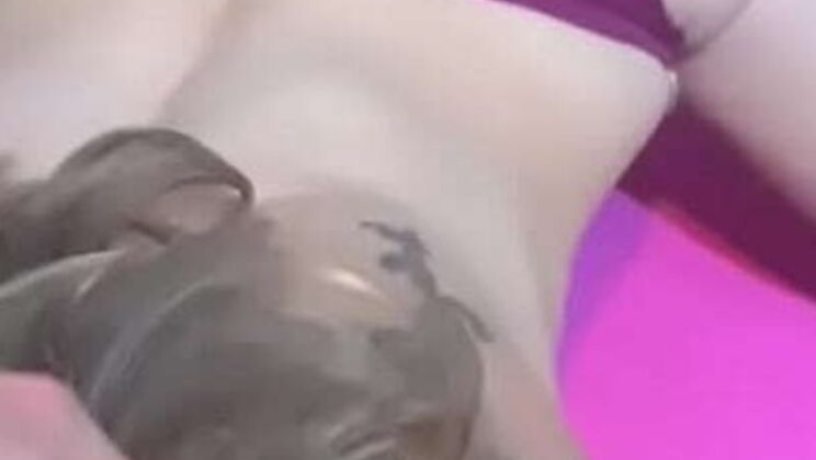 Amateur MILF gives sloppy blowjob to big cock in gym