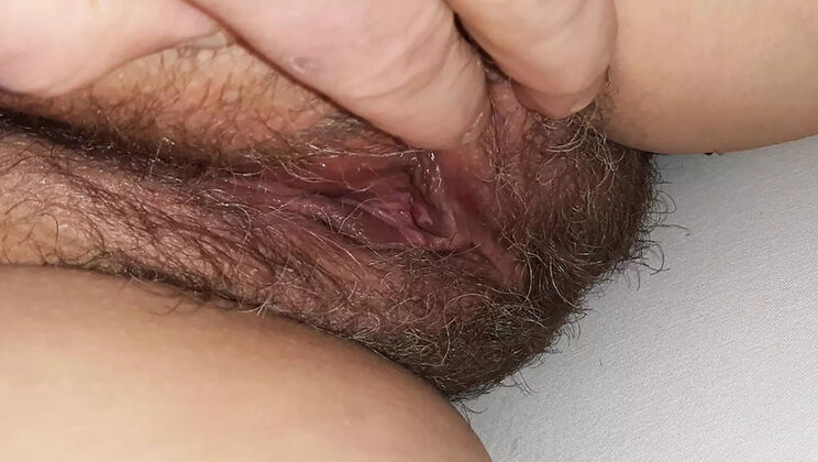 Homemade Aunty Fuck: Jerking Off to Her Hairy Pussy in Bedroom