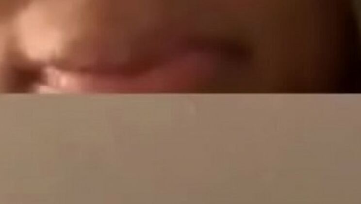 LightSkin Teen Twerks and Squirts on IG Live - Big Ass Action