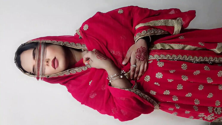 Hot Indian Bhabi Dirty Talk in Hindi - Sairaxsaim & Faryal Desi Sex