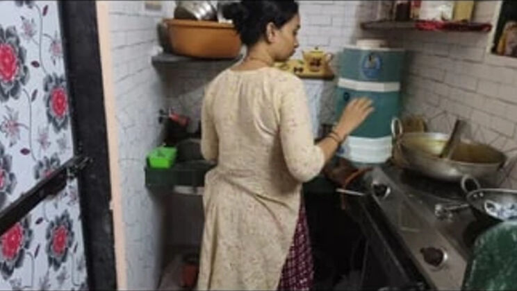 Hot Indian Bhabhi Sagita Sharm Face Fucks Her New Husband - Desi Village Sex 4K