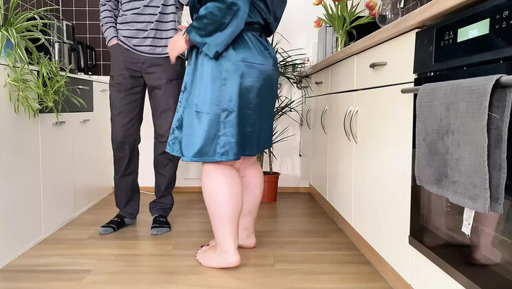 Hot MILF Step-Mom Shares Her Natural Juice With Me - Homemade Amateur Doggystyle