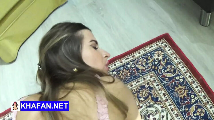 Turkish housewife cheats on husband with neighbor - homemade amateur sex