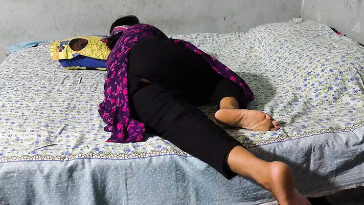 Desi Aunty Fucked Hard in the Ass at Night - Hot Indian Sex with SAFI TV