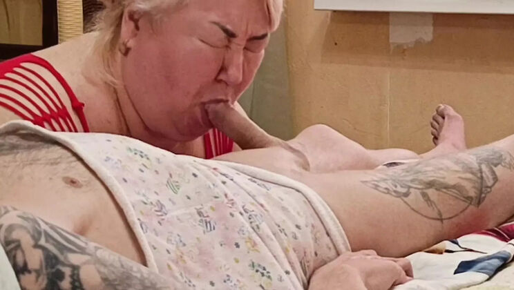 Cum Hungry MILF Zona901 Deep Throats and Swallows Every Drop - HD Blowjob