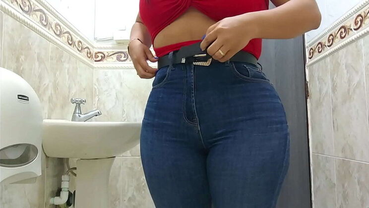 Big Ass Secretary Pissing in Bathroom - Homemade Amateur Video