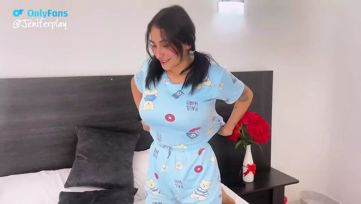 Jennifer Play Loses Bet and Eats Pussy - Amateur Latina with Big Tits and Ass