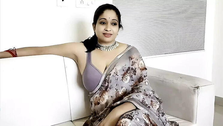 Hot Indian Bhabhi Fucked Hard Doggy Style in Saree - Hindi Audio Creampie