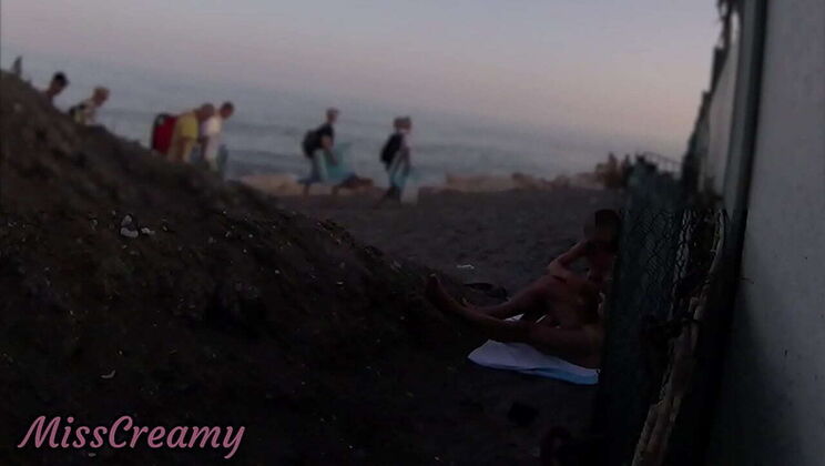 Stepdaughter Helps Dad Cum on Public Beach - Risky Outdoor Sex with Misscreamy
