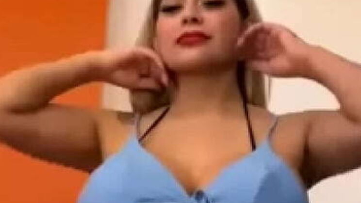 Fatimaonly plays with herself - hot solo masturbation & striptease