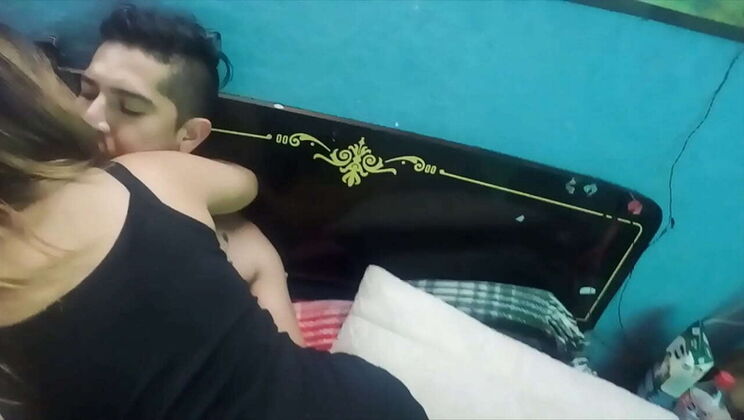 Hot Latina Teens Fall in Love After Anal Fuck - Big Cock & Squirt Closeup