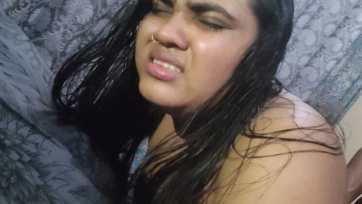 Brother-in-law fucks sister-in-law for pleasure - hot Indian homemade sex with Nadiyaxxx02