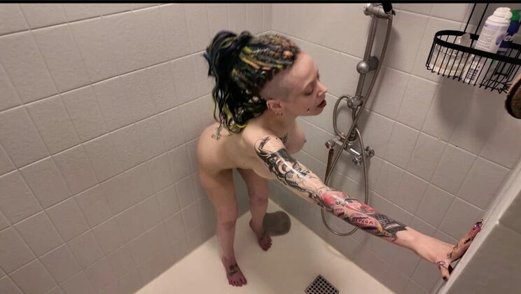 EdgesOfReality Live Shower Masturbation Cam with Big Tits and Piercings