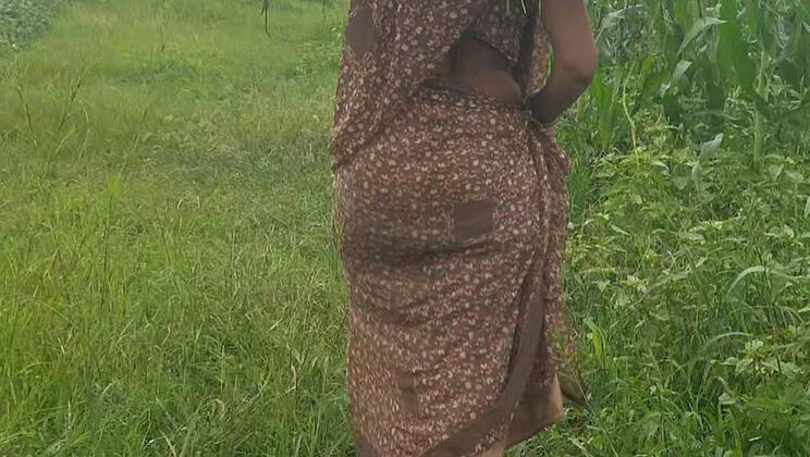 Bhabhi Devar Outdoor Sex - Sukunmi Fucked Hard in Paddy Field, Cum Swallow & Doggy Style