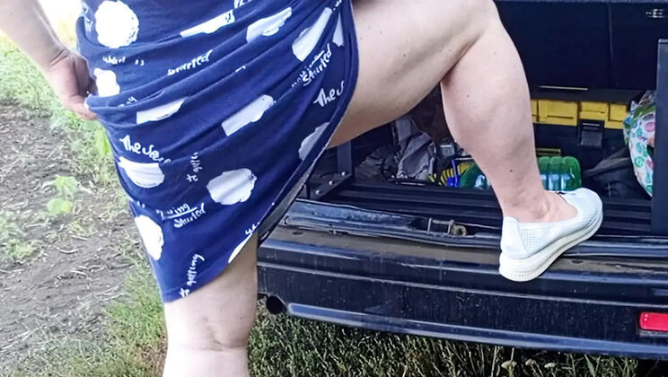Neighbor MILF Squirts Multiple Times in Public - Zona901 Solo Masturbation