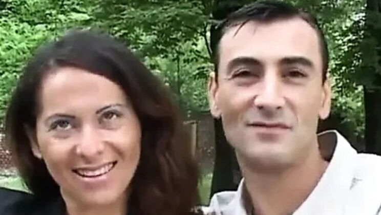 Petite amateur brunette sucks big dick and takes cum in mouth