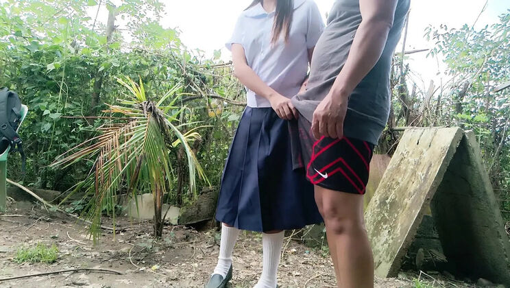 Pinayteens05 College Girl Invites Farmboy For Garden Fuck - Asian Teen Outdoor Sex Goes Viral
