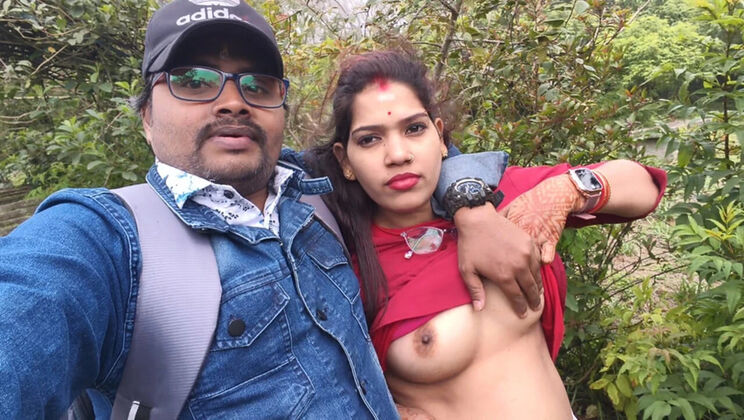 Sona Bhabhi Hot Kissing and Boobs Press by Boyfriend in Forest - Indian Desi Girl Fingering Scene