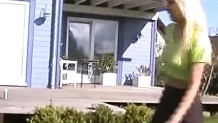 Blonde German amateur rides dick hard with smiling face