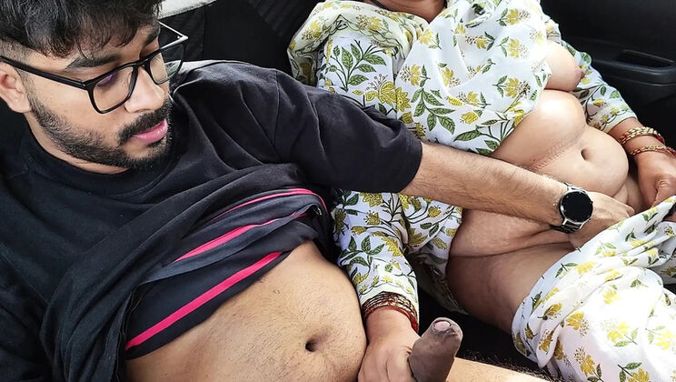 Car Sex Fun with BBW Indian Cougar - Random Pleasure with Amateur Mature