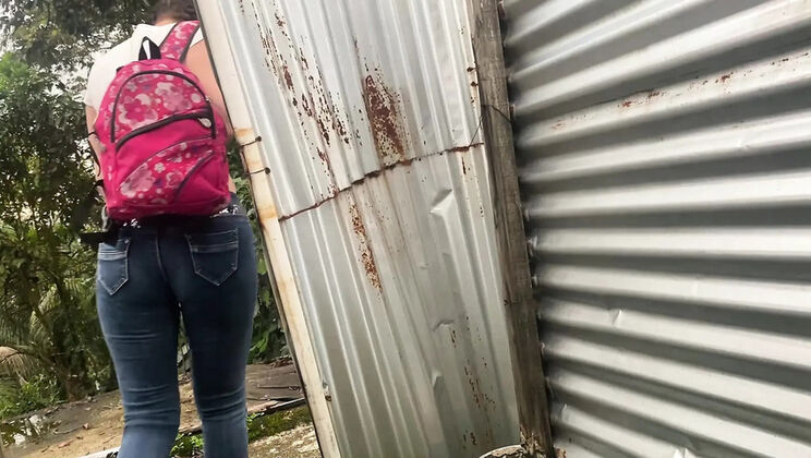 Amateur Colombian Girls Squirting in Public - Bikini Exhibitionist Flash