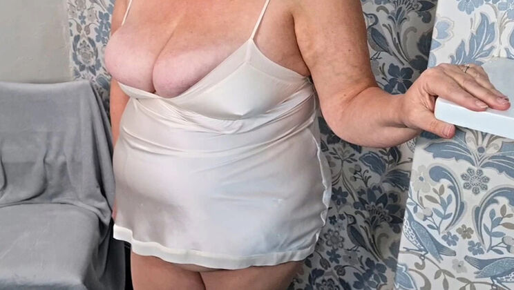 Amateur BBW Wife Homemade - Bury Your Face in Her Massive Natural Tits