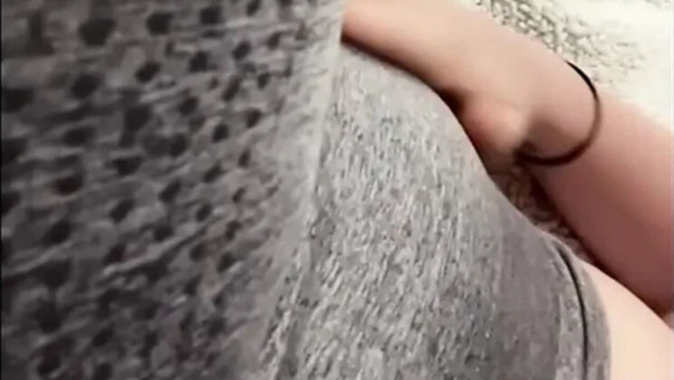 Pepper's Full Bladder Desperation Leads to Squirting Orgasm in Tight Leggings