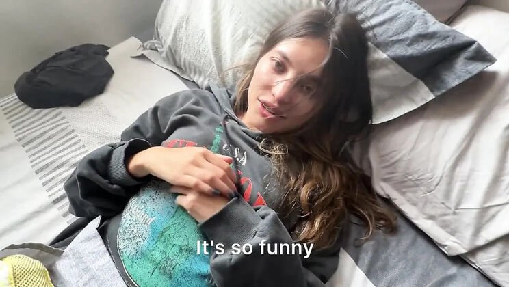 Scarlettandc Gym Workout Leads to Hot Lesbian Scissoring in HD