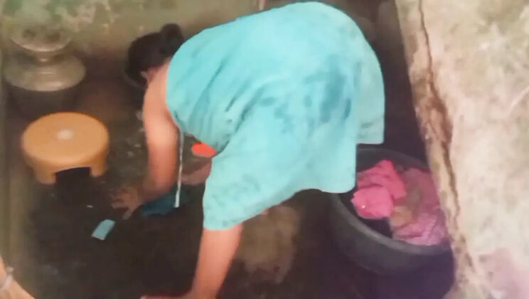 Tamil aunty village bath sex video with Priyanka314 - Indian housewife hardcore