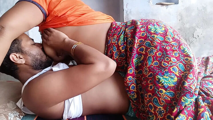 Indian Stepmom Hot Sex with Step Son in Hindi Audio