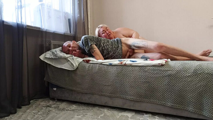 Zona901 Russian MILF Deep Throat Blowjob and Swallows Thick Cum