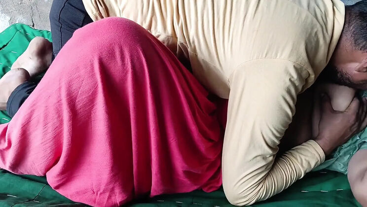 Desi Village Teen Girl Legs Up Orgasm - Homemade Hindi Sex with Cumshot