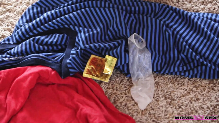 Step Mom Julia Ann Watches Teen Threesome Creampie - Big Tits MILF HD