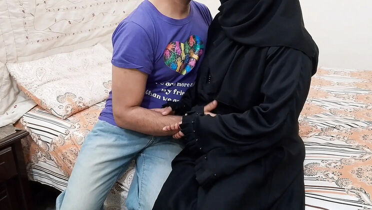 Desi Hindu Boy Invites Muslim Girlfriend to Hotel Room for Secret Sex - Blowjob & Creampie