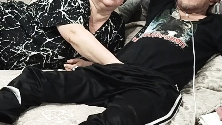 MILF Mother-in-Law Gives Intense Blowjob and Swallows Cum - Zona901